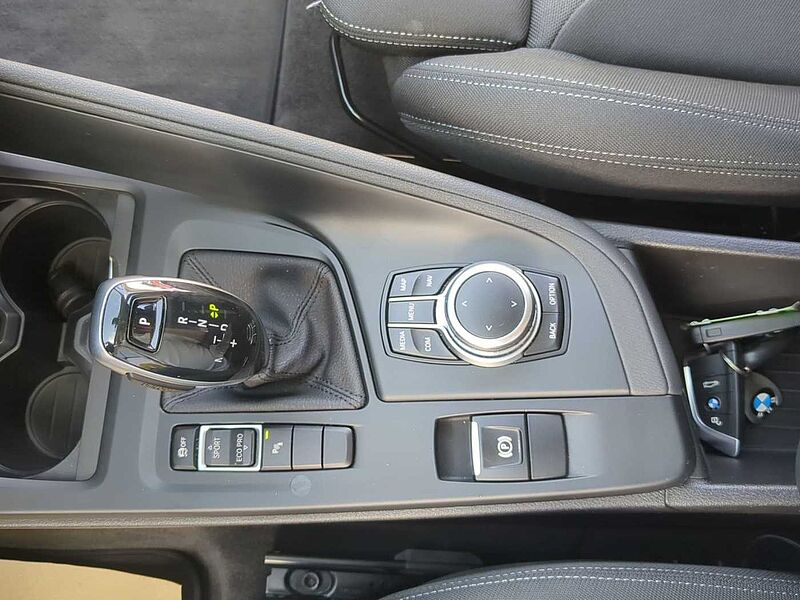 BMW X1 sDrive 18d Advantage ACC AUT Navi LED PDC