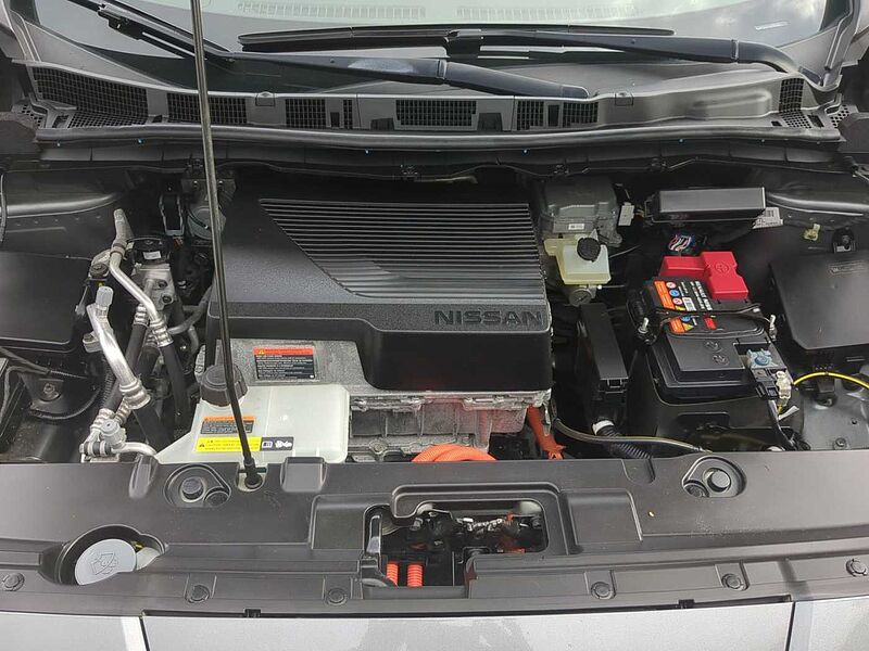 Nissan Leaf Tekna Bose ACC Navi LED Winterp. SpurH 360